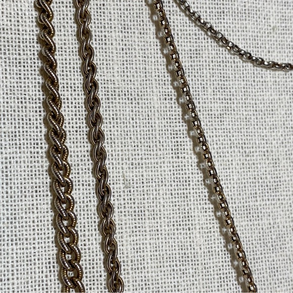 Vintage large cameo on multistrand layered tiered mixed chain necklace - Picture 5 of 14